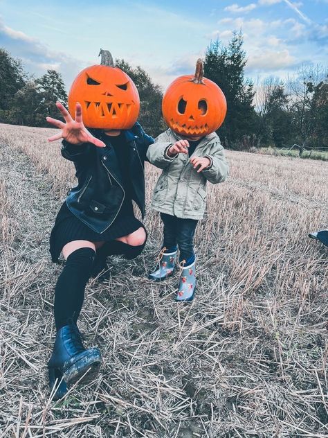 Pumpkin Head Mom And Son, Mother And Son Halloween Photoshoot, Mommy And Me Pumpkin Head, Mom And Son Pumpkin Head Pictures, Mom And Daughter Halloween Photoshoot, Mother Son Spooky Photoshoot, Mommy And Son Fall Photo Ideas, Pumpkin Head Photo Shoot Family, Pumpkin Head Photoshoot Mom And Son