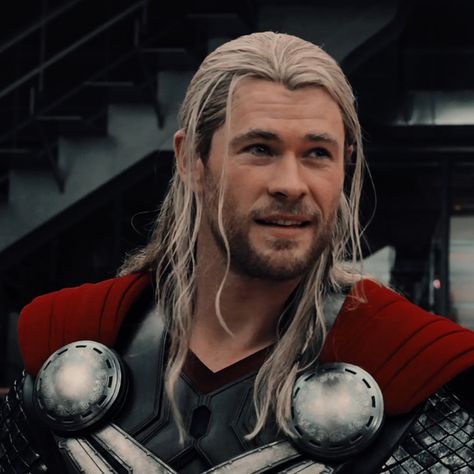 Thor icons Thor Hot Pics, Thor Odinson Icons, Thor Pfp, Thor Aesthetic, Thor Icon, Marvel Stories, Avengers Icon, Avengers Universe, Thor Comic