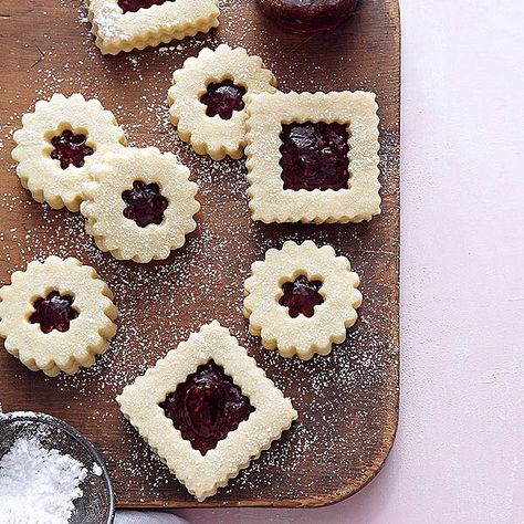 RECIPE: Ina Garten's Linzer Cookies Linzer Cookies Recipe, Linzer Cookies, Nigella Lawson, Cookies Christmas, Xmas Cookies, Tea Cakes, Cookies Recipes Christmas, Cookie Monster, Cookie Desserts