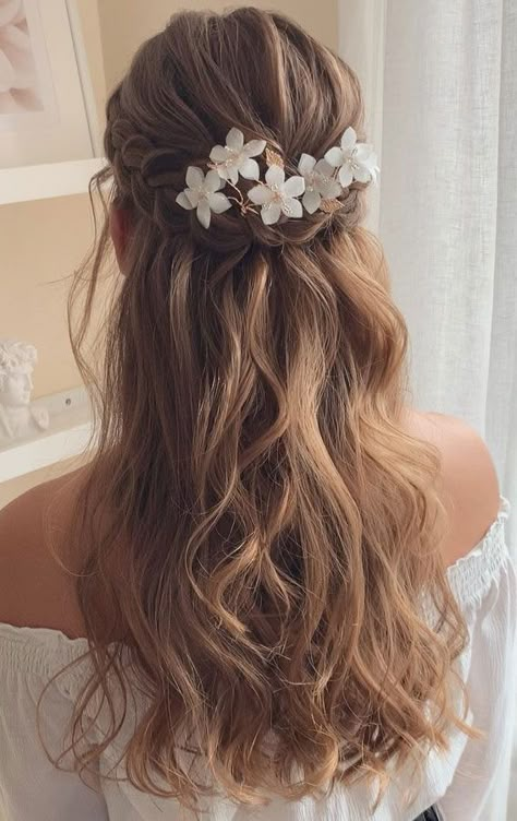 2024 Hairstyles, Wedding Hair Half, Quince Hairstyles, Long Hair Wedding Styles, Wedding Hair Inspiration, Wedding Hair Down, Prom Hairstyles, Wedding Hairstyles For Long Hair, Bridal Hair And Makeup