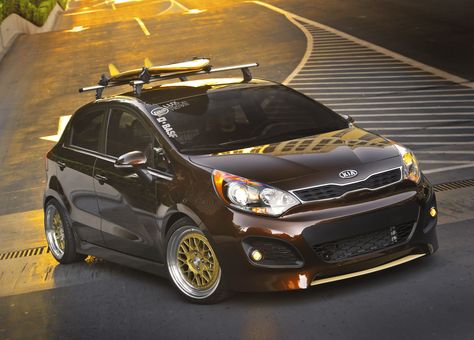 Kia Rio 2013 avec modifications Kia Rio Sedan, Custom Body Kits, Kia Sorento 2016, Kia Rio5, Gold Wheels, Retro Surf, Kia Motors, High Performance Cars, Kia Picanto