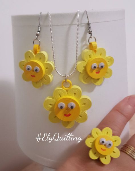 Quillin Art, Paper quilling art samples Paper Quilling Rings, Quilling Jewellery Set, Quilling Jewelry Ideas, Paper Quilling Letters, Quilling Keychains, Paper Wall Art Diy, Quilling Necklace, Quilling Dolls, Quilling Flower Designs