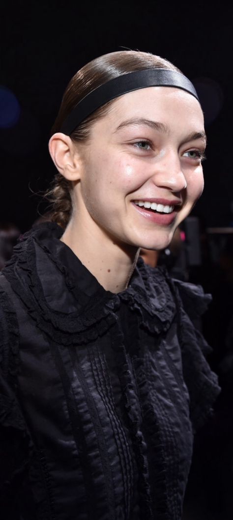 Gigi Hadid Gigi Hadid Without Makeup, Bella Hadid Without Makeup, Bella Hadid No Makeup, Gigi Hadid Short Hair, Gigi Hadid No Makeup, Gigi Hadid Face, Bella Hadid Makeup, Gigi Hadid Beauty, Ugly Photos