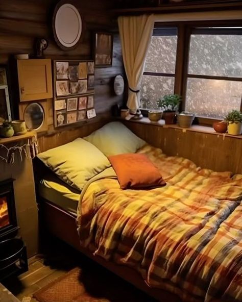 Cozy Cabin Bedrooms, Cabin Room, Relax Nature, Snow Days, Minimal House Design, Christmas Town, Small Cabin, Dreamy Room, Dream House Interior