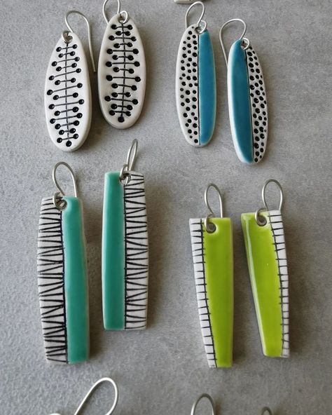 Martina Zalig | Assembled earrings. I love this colour combination. 💙💚🤍🖤 * #ceramicjewellery #ceramicearrings #dropearrings #handmadeearrings… | Instagram Polymer Clay Beads Diy, Ceramic Bead Jewelry, Terracotta Jewellery Designs, Handmade Ceramic Jewelry, Pottery Jewelry, Polymer Clay Jewelry Tutorials, Handmade Clay Jewelry, Porcelain Earrings, Metal Clay Jewelry