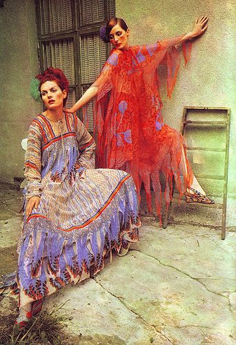 Chiffon dresses that seem to float ~   From a feature on Zandra Rhodes in The Australian Women's Weekly, 21  July, 1971. Patti Hansen, Zandra Rhodes, Ossie Clark, Irving Penn, Estilo Hippy, Lauren Hutton, 21 July, Christie Brinkley, Fashion 90s