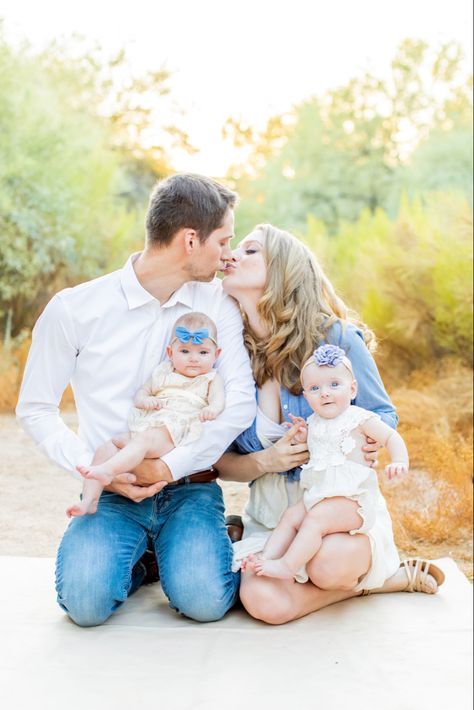 Family With Twins Photography, Twin Baby Family Photos, Twin Family Photoshoot, Family Photos With Twins, Twin Toddler Photography, Toddler Photography Poses, Twin Photoshoot, Twins Photoshoot, Twin Baby Photography