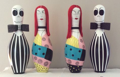 Halloween Bowling Pin Ideas, Halloween Bowling Pins, Decorated Bowling Pins, Painted Bowling Pins, Diy Bowling Pins, Halloween Bowling, Bowling Pin Crafts, Bowling Ball Art, Painted Objects