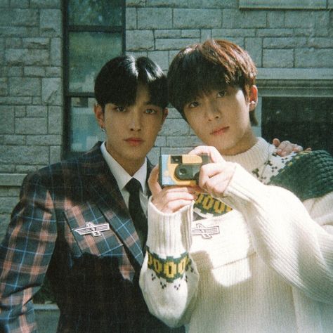 Hongjoong Jongho, Choi Jong-ho, Song Min-gi, Old Camera, Kim Hongjoong, Forever Yours, Extended Play, One Team, Film Camera