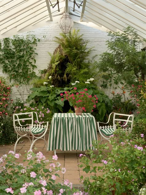 Summer Interior, Woodland Cottage, Garden Umbrella, British Summer, English Country Gardens, Romantic Garden, Country Gardening, Outdoor Garden Furniture, Outdoor Oasis