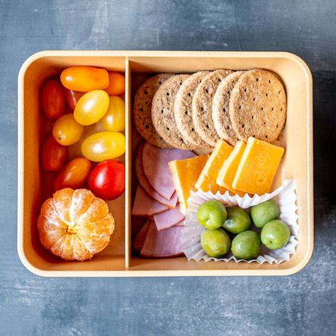 How To Make Ham, Snack Boxes Healthy, Whole Wheat Crackers, Wheat Crackers, Olive Relish, Canadian Bacon, School Cafeteria, Bacon Cheddar, Snack Box