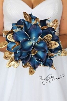 Wedding Bouquets Blue, Lily Tattoos, Navy Gold Wedding, Navy Blue And Gold Wedding, Wedding Processional, Calla Lily Bouquet Wedding, Blue Gold Wedding, Pronovias Bridal, Starry Night Wedding