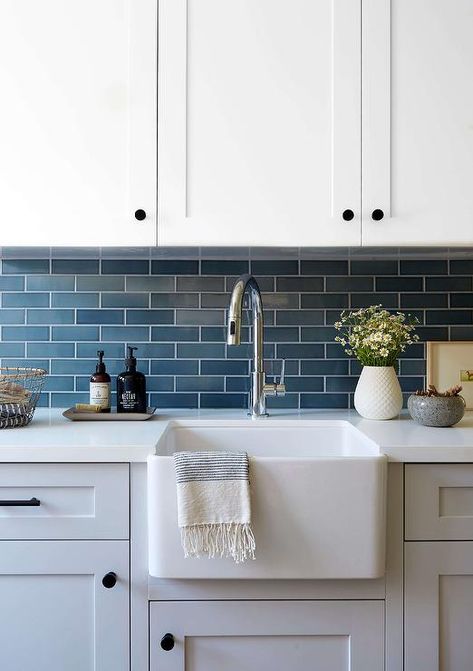 Blue Tile Backsplash Kitchen, Blue Backsplash Kitchen, Blue Kitchen Tiles, Transitional Laundry Room, Blue Laundry Rooms, Blue Backsplash, Kabinet Dapur, Laundry Design, Kitchen Backsplash Designs