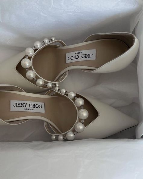 Macky Rehm on Instagram: "mother of the bride’s shoes 🤍🤍🤍" Sphere Bridal Gallery, Manolo Blahnik Carrie, Shoes Wishlist, Queen Wedding Dress, Jimmy Choo Bridal, Taupe Fashion, Bridal Gallery, Heels White, Classy Shoes