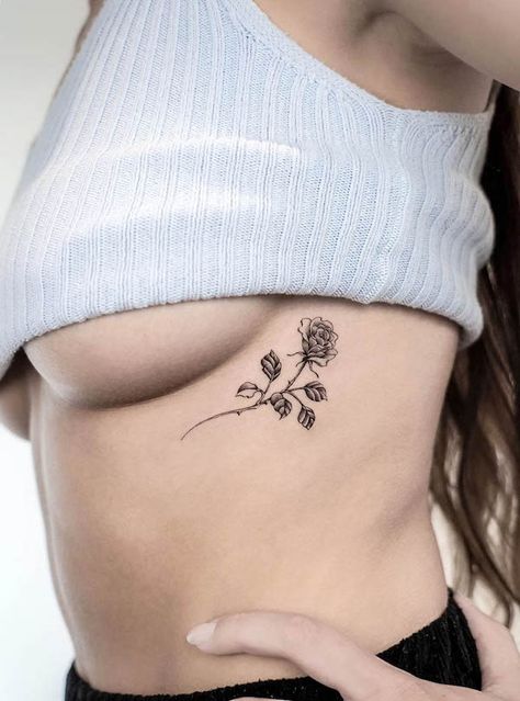 Flower Tattoo On Ribs, Small Rib Tattoos, Side Tattoos Women, Tato Minimal, Cage Tattoos, Rib Tattoos For Women, Bauch Tattoos, Ribcage Tattoo, Vine Tattoos