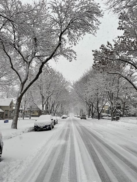 Snowy Neighborhood Aesthetic, Minnesota Winter Aesthetic, Midwest Winter Aesthetic, Bright Winter Aesthetic, Snow Neighborhood, Christmas Day Aesthetic, Snowy Winter Aesthetic, Snow Christmas Aesthetic, Snowy Neighborhood