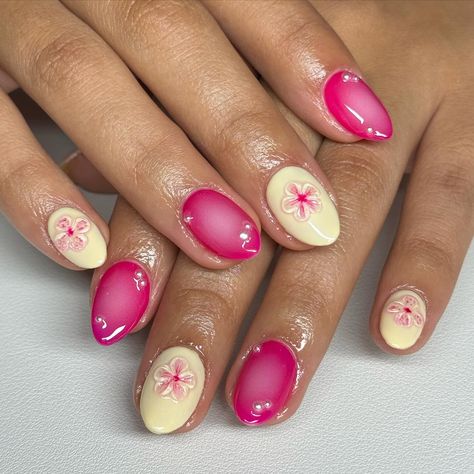 ✨💗 Colorful Nail Art Ideas, Aladdin Inspired Nails, Gel Nail Designs Colorful, Acrylic Nails 2024, Simple Pink Nail Designs, Funky Almond Nails, Blooming Gel Designs, Olivia Rodrigo Nails, Easy Flower Nail Art