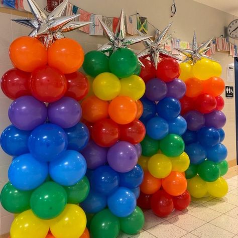 Ballon Tower, Balloon Tower, Balloon Stands, Balloon Ideas, Rainbow Balloons, Balloon Columns, Balloons, Rainbow, New York