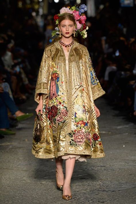 Moda Hippie, Mode Chic, Marchesa, Art Hand, Elie Saab, Gold Dress, Mode Style, Mode Outfits, Moda Fashion