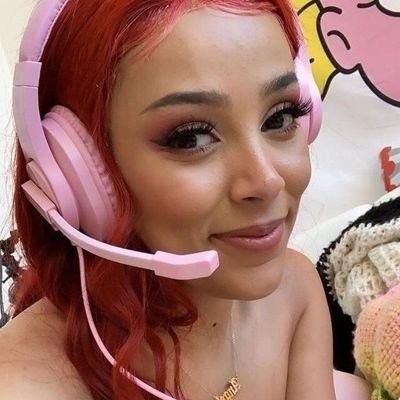 Pink Y2k Icon, Cat Headphones, You're So Pretty, Pink Y2k, Cat Icon, Cat Aesthetic, Female Singers, Doja Cat, Cat Pin