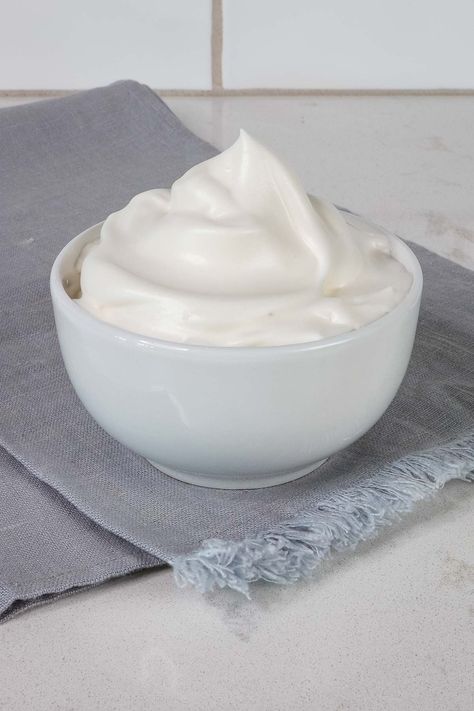 This 5-ingredient vegan aquafaba whipped cream is sugar free and low fat, with just 5 calories per serving. It's the perfect, healthy dessert topping! Aquafaba Whipped Cream, Recipes With Whipping Cream, Plant Based Desserts, Wfpb Recipes, Eggless Baking, Chocolate Mug Cakes, Chocolate Mugs, Dessert Toppings, Vegan Treats