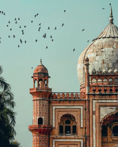 Delhi Monuments, Pakistani Architecture, Delhi Aesthetic, Delhi Photography, India Landscape, Architecture Photography Buildings, Architectural Structure, Ancient Indian Architecture, Perspective Drawing Architecture