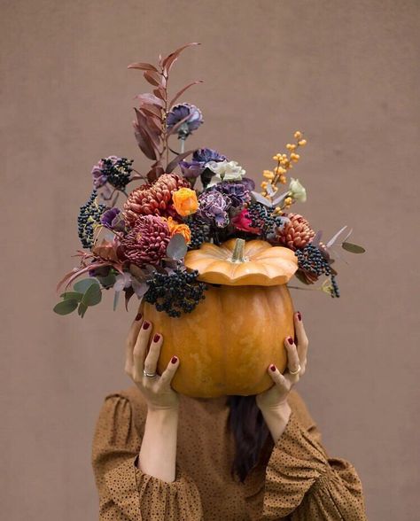 Pumpkin Flower Arrangements, Halloween Flower Arrangements, Halloween Floral Arrangements, Fall Floral Centerpieces, Pumpkin Flowers, Pumpkin Floral Arrangements, Pumpkin Table Decorations, Fall Decor Wreaths, Pumpkin Arrangements