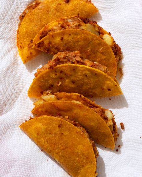 Tacos dorados de papa con chorizo (Fried potato tacos with chorizo) - Chicano Eats Taco Dip With Sour Cream, Best Way To Bake Potatoes, Fried Potato Tacos, Baked Potatoes In The Microwave, Taco Casserole Recipes, Cabbage Salsa, Recipes Tacos, Masa Recipes, Chorizo Tacos