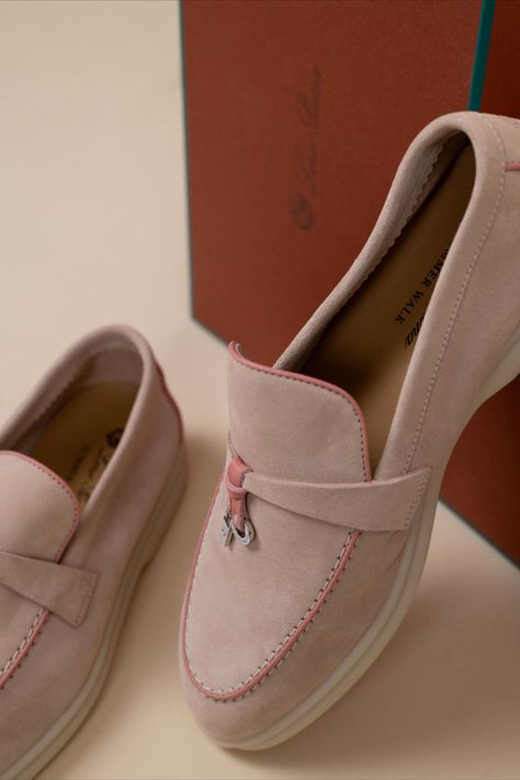 Loro Piana Summer Walk Loafers Pink Sand Loro Piana Summer Walk, Moroccan Clothing, Pink Sand, Rich People, Pretty Stuff, Loro Piana, Personal Shopper, Shoe Game, Fashion Makeup