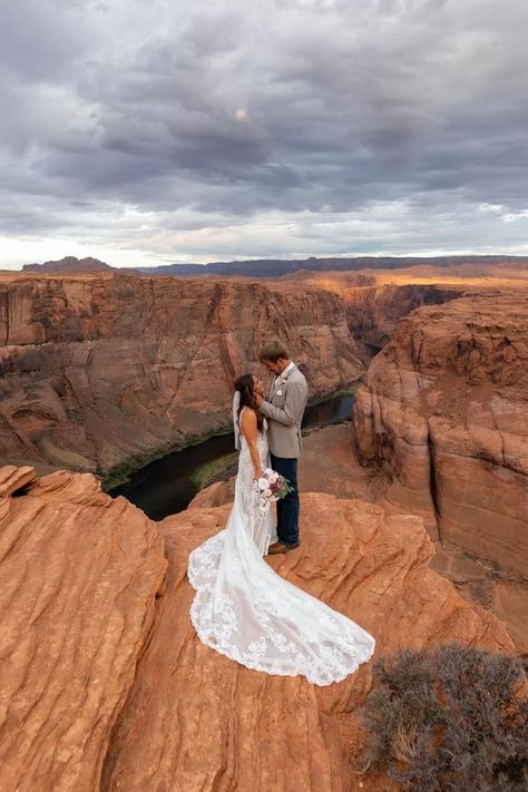 Elope Locations, Elopement Poses, Horseshoe Bend Elopement, Horseshoe Bend Arizona, Scenic Wedding, Sunrise Ceremony, Arizona Elopement, Sunset Session, Adventure Couple