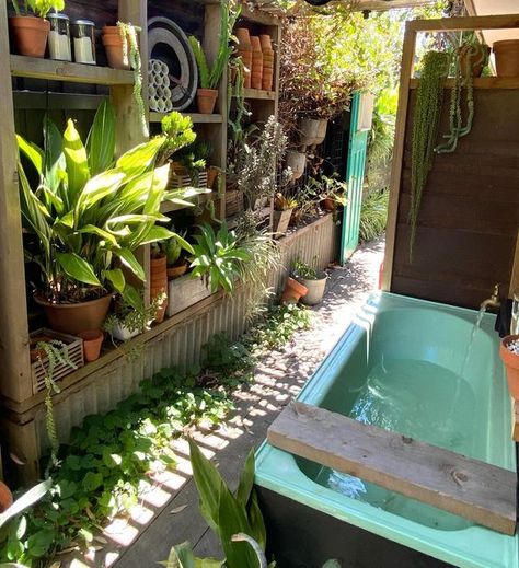 Greenhouse Bathtub, Outdoor Bathtub Ideas, Outside Bathtub, Clawfoot Tub Bathroom, Garden Bathtub, Bathtub Shower Doors, Sacred Garden, Bathtub Faucets, Outdoor Bathtub