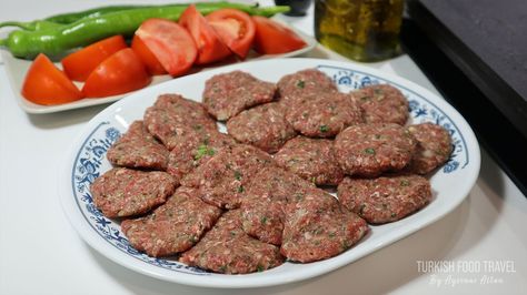 Turkish Kofta Recipe, Turkish Kofte, Turkish Kofta, Kefta Recipe, Beef Kofta Recipe, Turkey Kofta, Pide Recipe, Kofta Kebab, Turkish Meatballs