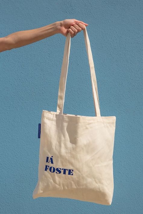 Totebag Aesthetic, Cool Tote Bags, Sacs Tote Bags, Canvas Bag Design, Aesthetic Tote Bag, Sac Diy, Tote Bag Aesthetic, Totes Bag, Eco Bags