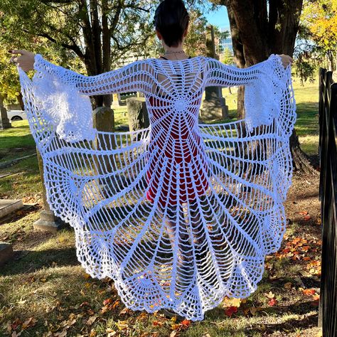 Spider Web Mandala, Spiderweb Mandala, Crochet Spiderweb, Crochet Spooky, Spider Dress, Spooky Crochet, Coat Crochet, Crochet Spider, Crochet Pour Halloween