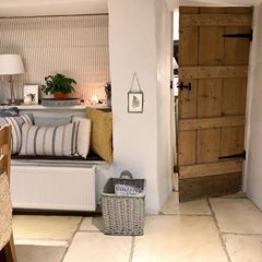 Maria ♡ (@petal_and_primrose) • Instagram photos and videos Osbourne Interiors, Grade 2 Listed Cottage Interiors, Contemporary Cottage Interiors, Cottage Hallway, Cottage House Interior, Country Cottage Interiors, Cottage Door, Cottage Renovation, Cottage Inspiration