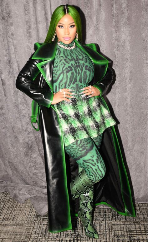 Nicki Minaj Concert, Nicki Minaj Fashion, Nicki Minaj Photos, High Fashion Outfits, Concert Looks, Green Outfit, Green Hair, Art Clothes, Nicki Minaj