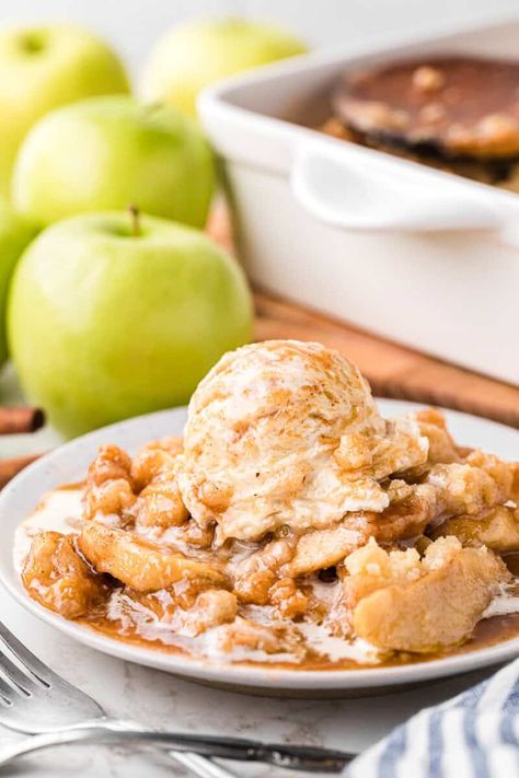 Apple Cobbler Apple Cobbler Easy, Apple Cobbler Recipe, Apple Cobbler, Cobbler Recipe, Cobbler Recipes, Baking Ideas, Cobbler, Bon Appetit, Bread