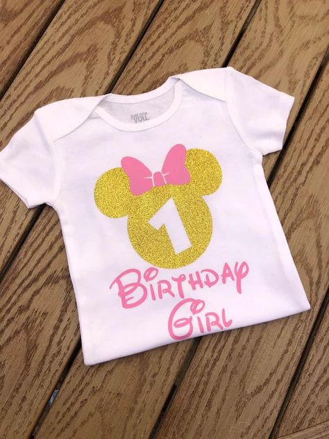 1 Year Birthday Party Ideas, Minnie Mouse Birthday Theme, Family Shirts Disney, Minnie Mouse Birthday Party Decorations, Minnie Mouse Theme, Family Birthday Shirts, Minnie Mouse Shirts, Minnie Mouse Birthday Party, Minnie Mouse Girl