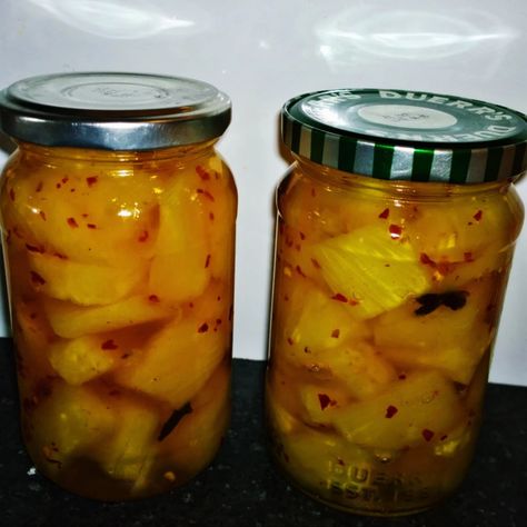 Pickled Pineapple Recipe, Pickled Pineapple, Pickled Fruit, Crab Salad Recipe, Pickle Recipes, Fermented Pickles, Canned Fruits, Pickle Recipe, Fermentation Recipes