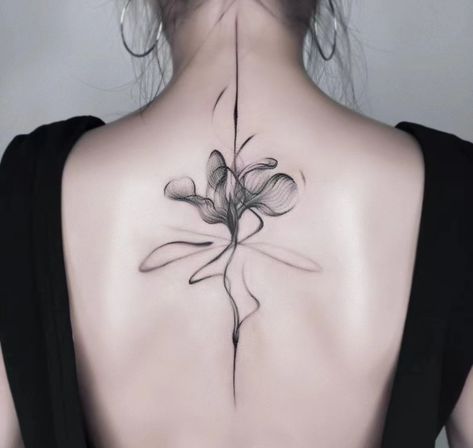 Cool Wrist Tattoos, Tasteful Tattoos, Spine Tattoos For Women, Tatuaje A Color, Shoulder Tattoos For Women, Subtle Tattoos, Elegant Tattoos, Feminine Tattoos, Abstract Flower