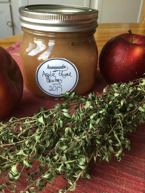 Apple-Thyme Chutney Easy Apple Chutney Recipe, Apple Chutney Recipe, Tomato Recipe, Apple Chutney, Apple Pork, Freezing Apples, Thyme Recipes, Chutney Recipe, Light Bites