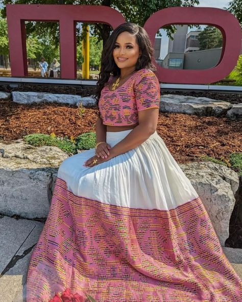 Hamea (@official_alif_design_tradition) • Instagram photos and videos Habesha Kemis Modern, Dress Crop Top, Eritrean Dress, Habesha Dress, Ethiopian Traditional Dress, Ethiopian Dress, Habesha Kemis, Crop Top And Skirt, Crop Top Dress