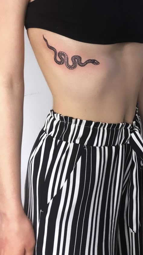 Tattoo Son, Serpent Tattoo, Tattoo Placements, Ribcage Tattoo, Snake Tattoo Design, Inspiration Tattoos, Neck Tattoos, Geometric Tattoos, Tiny Tattoo