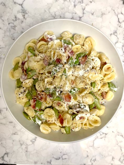 Orecchiette Pasta Recipes, Bruschetta Pasta, Brunch Burger, Main Salad, Orecchiette Pasta, Bacon In The Oven, Bacon Pasta, Veggie Food, Comfort Food Southern