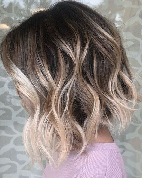 Medium Bob Balayage Brown, Brunettes Balayage, Short Wavy Hairstyles, Haircuts For Wavy Hair, Wavy Hairstyles, Beautiful Hair Color, Fun Hair, Short Hair Balayage, Short Wavy Hair