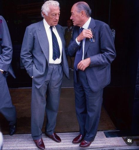 Gianni Agnelli, Type Of Girlfriend, Good Conversation, Classy People, Nyc Dresses, Vintage Mens Fashion, Cover Style, Mens Luxury, Italian Style