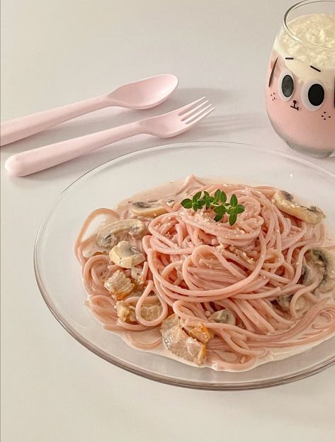 Pink Pasta Aesthetic, Pink Pasta, Foods Aesthetic, Beauty Of Anime, Dr Food, Big Food, Chomp Chomp, Kitty Aesthetic, Aesthetic Breakfast