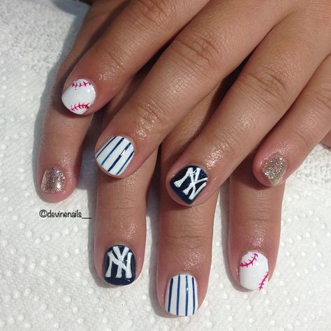 Ny Yankees Nails Designs, New York Yankees Nails Designs, Yankee Nails Designs, New York Yankees Nails, Yankees Nails Designs, Mlb Nails, Yankee Nails, Dear Nails, Yankees Nails