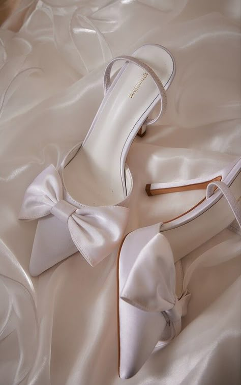 White Satin Point Toe Bow Detail Sling Back Heeled Courts Pretty White Heels, Pointe Heels, Wedding Shoes Bows, Heals Aesthetics, White Heel With Bow, Formal White Heels With Satin Bow, Bow Shoes Outfit, White Heels With Bow, Bow Heels White