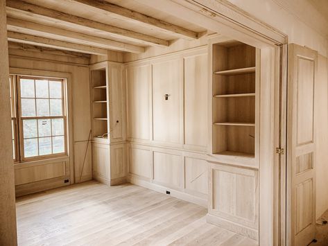 Living Room - MDM Design Studio White Oak Library, White Oak Bookcase, Loulous London, White Oak Office, White Oak Paneling, Living Room Built Ins, Oak Panels, Wood Cladding, Cabin Kitchens